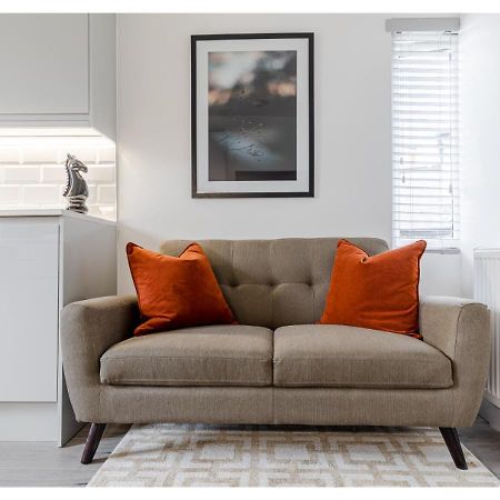 Cozy And Stylish 2 Bedroom Flat In Greater Londra Esterno foto
