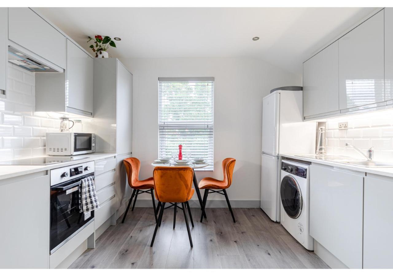 Cozy And Stylish 2 Bedroom Flat In Greater Londra Esterno foto