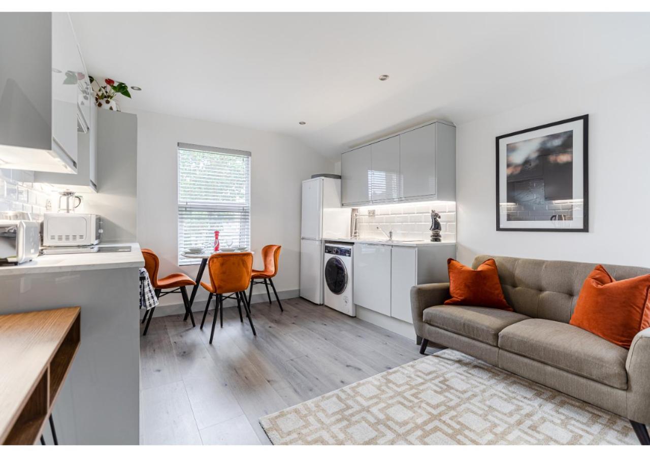 Cozy And Stylish 2 Bedroom Flat In Greater Londra Esterno foto