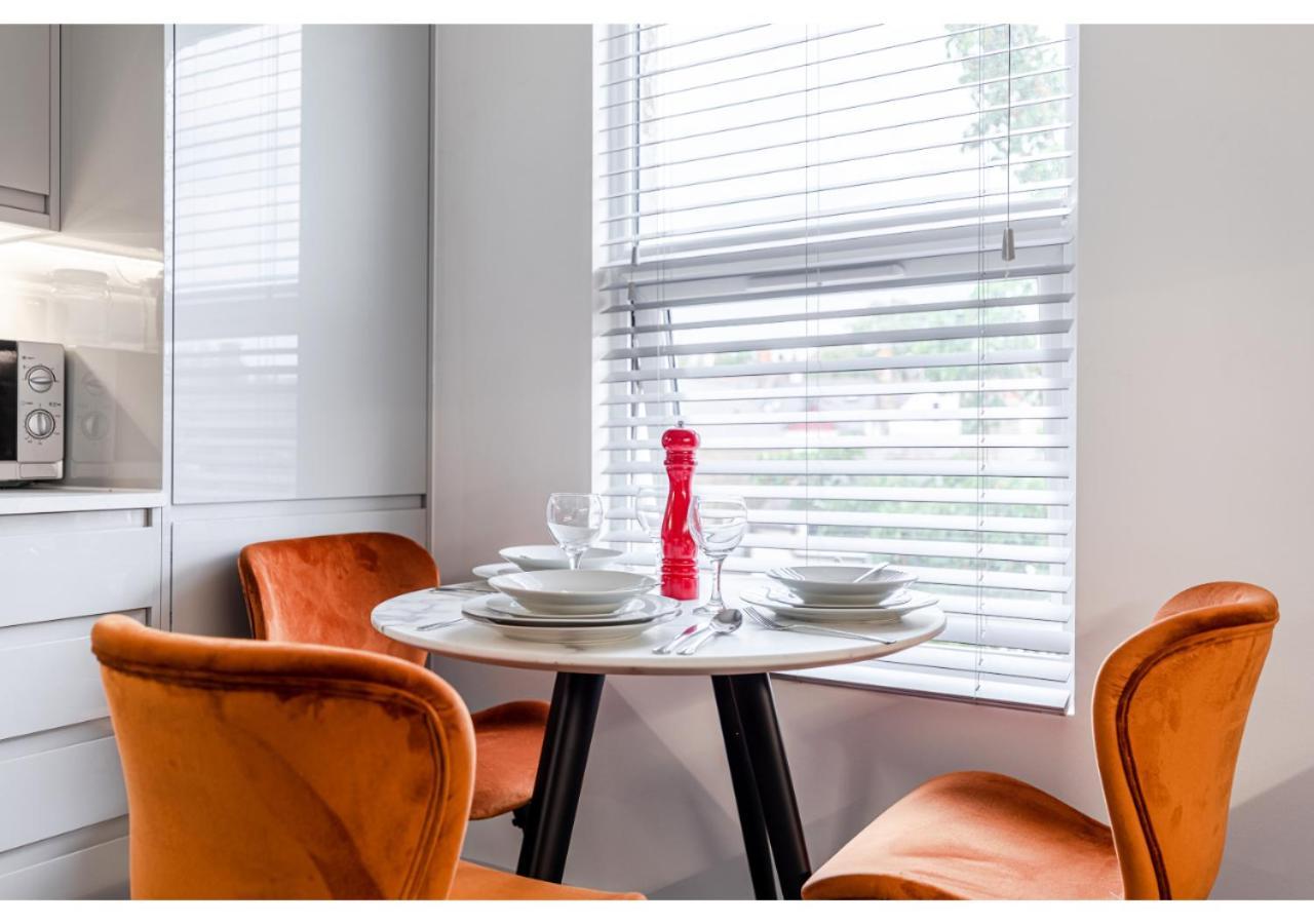 Cozy And Stylish 2 Bedroom Flat In Greater Londra Esterno foto