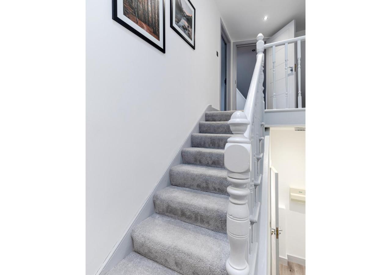 Cozy And Stylish 2 Bedroom Flat In Greater Londra Esterno foto
